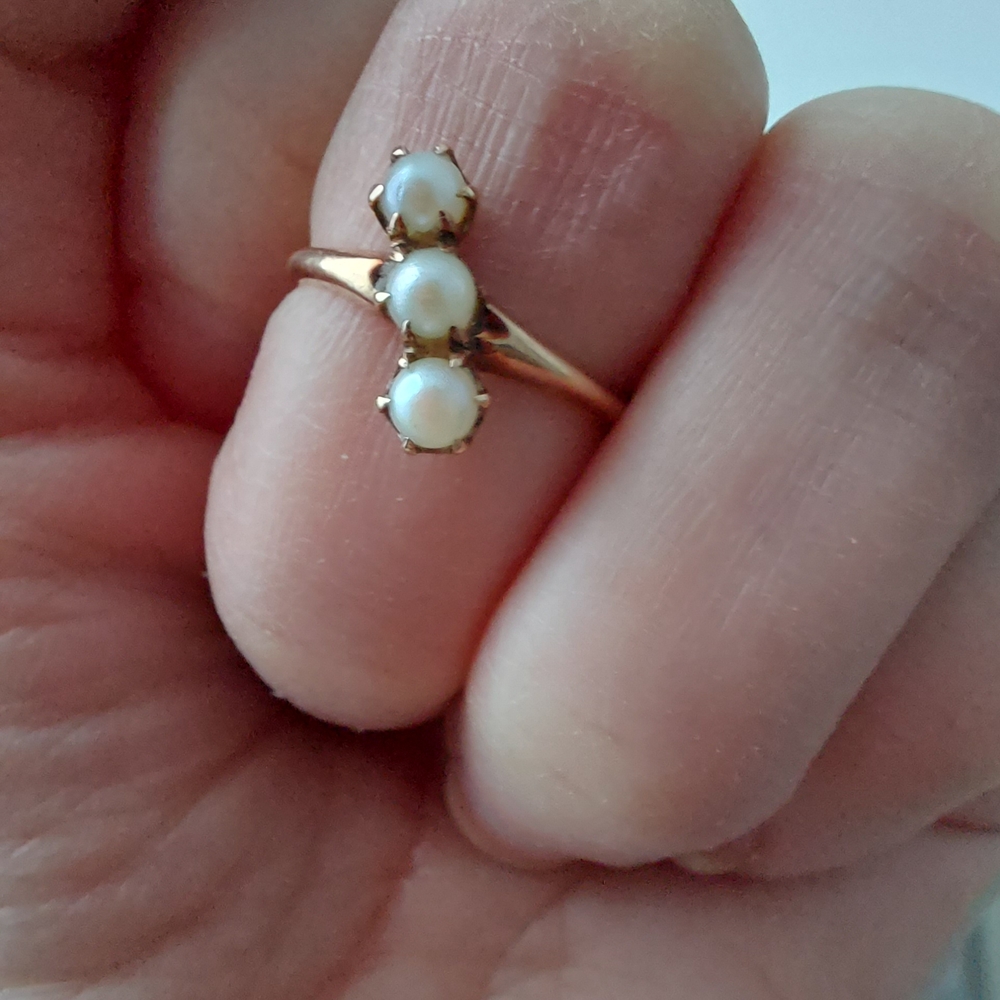 Vintage Gold & 3 pearls ring